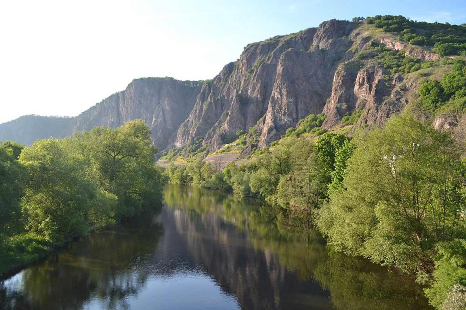 An image depicting the trail Rotenfels and Bastel via Tour Natur and its surrounding area.