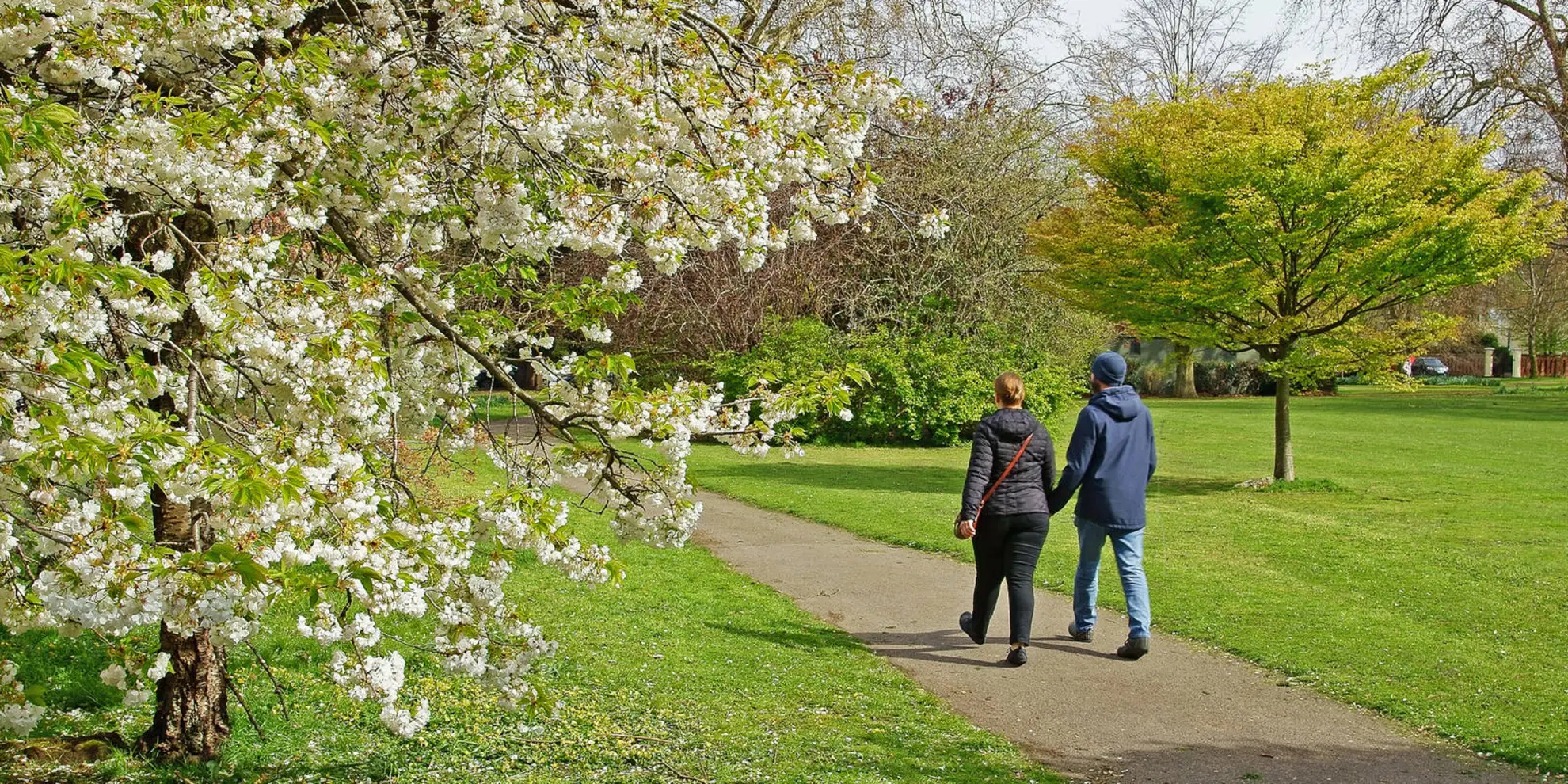 An image depicting the trail Cheltenham Circular Footpath and its surrounding area.