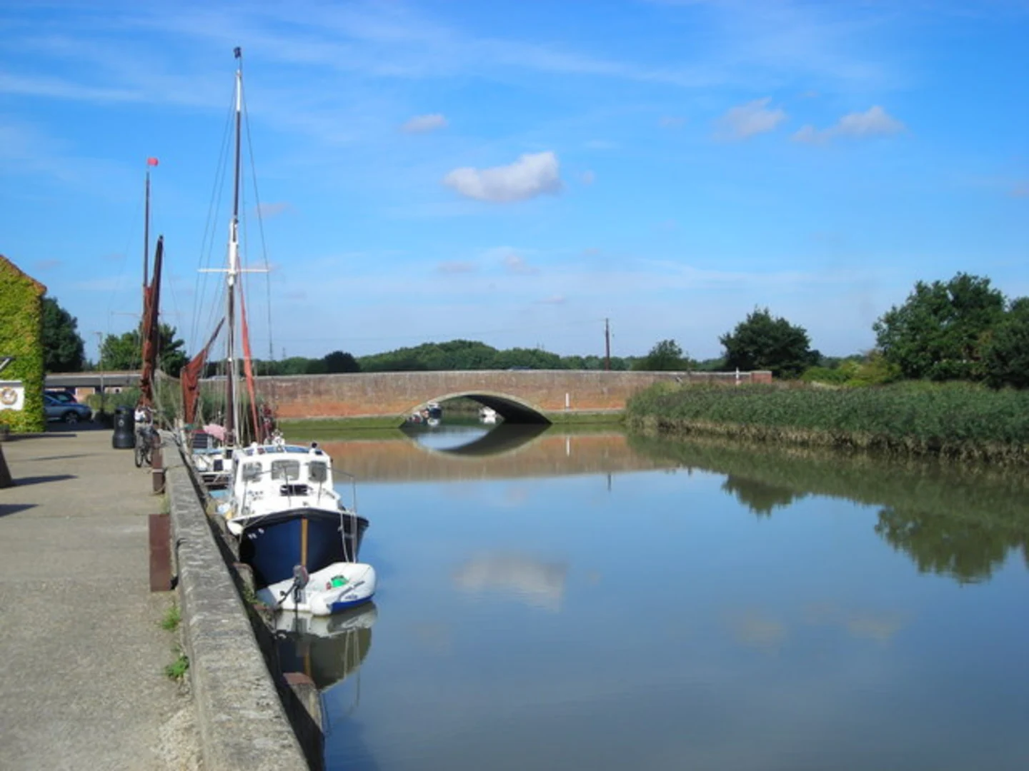 An image depicting the trail RSPB Snape Nature Reserve and River Alde Loop and its surrounding area.