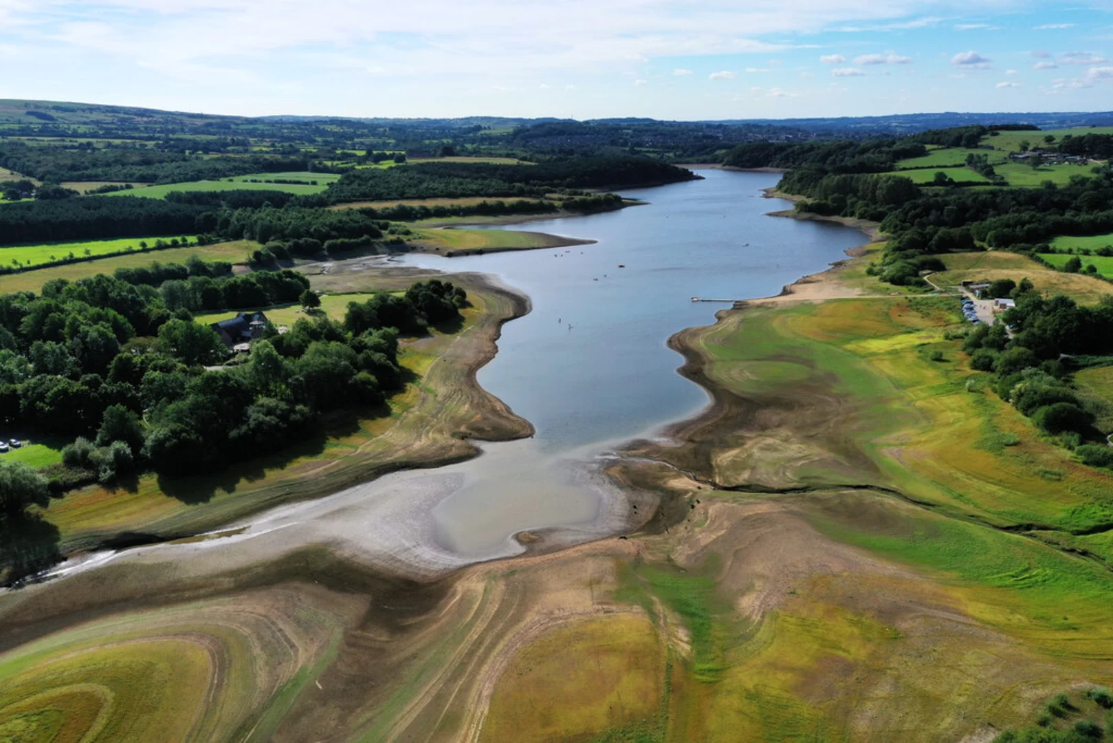 An image depicting the trail Tittesworth Reservoir Loop and its surrounding area.