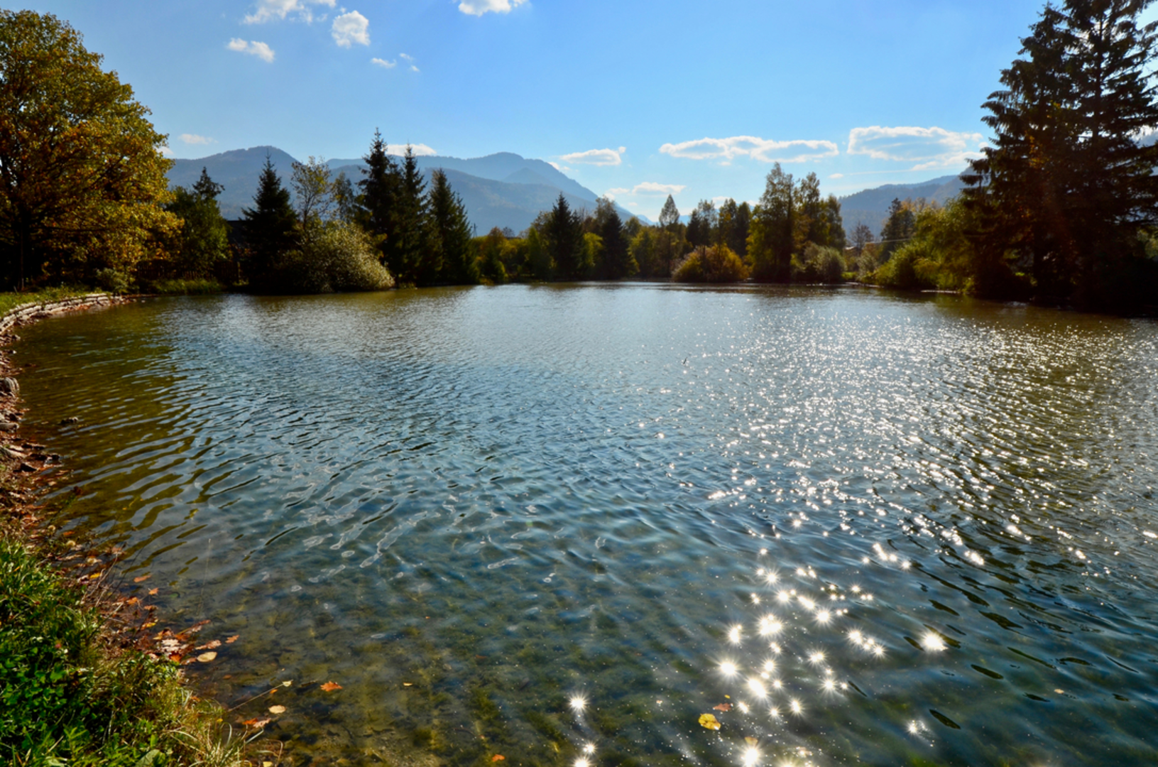 An image depicting the trail Hiking along Alm River - Grünau im Almtal and its surrounding area.