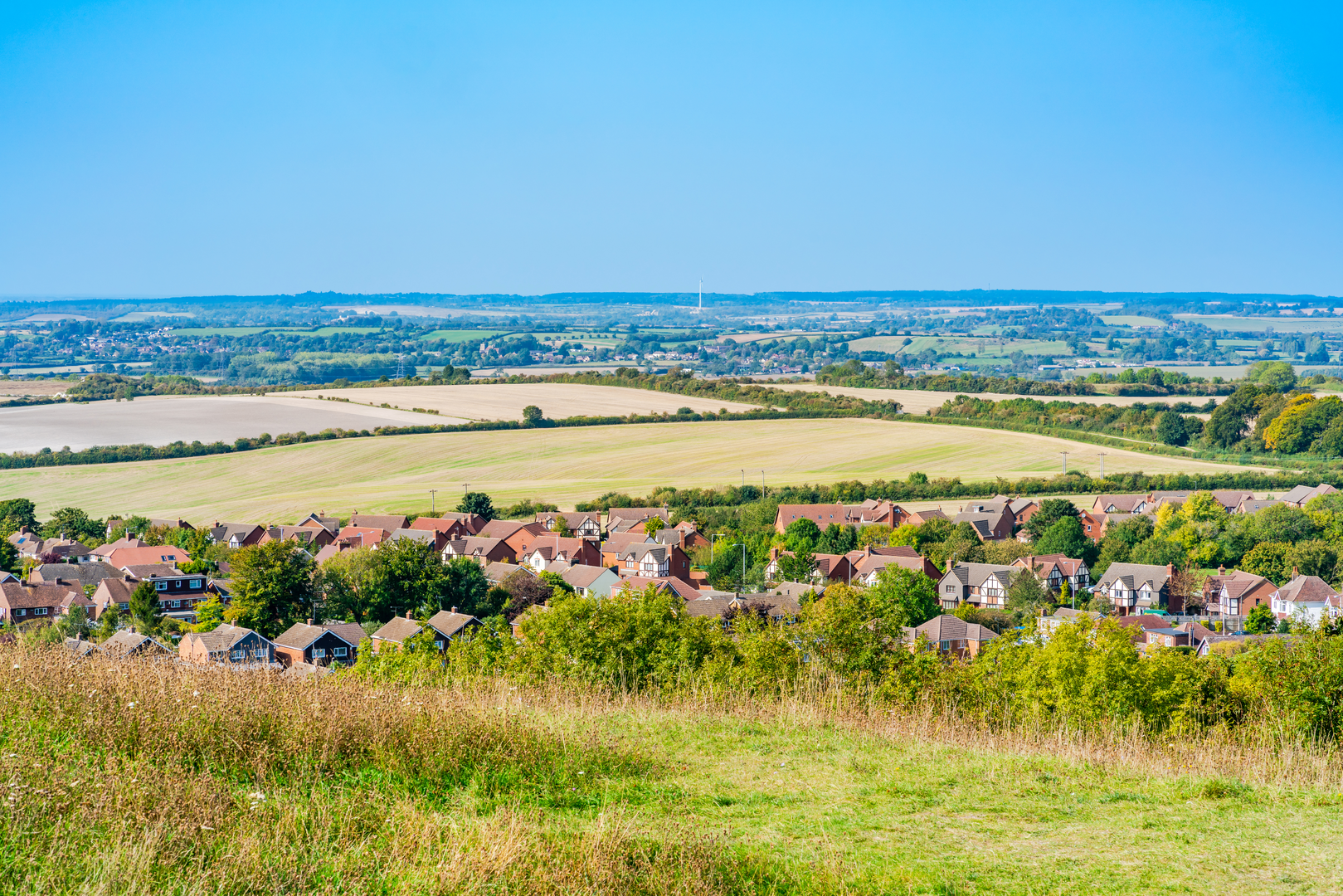 An image depicting the trail Dunstable Downs Five Knolls Wildlife and heritage Walk - Bedfordshire and its surrounding area.