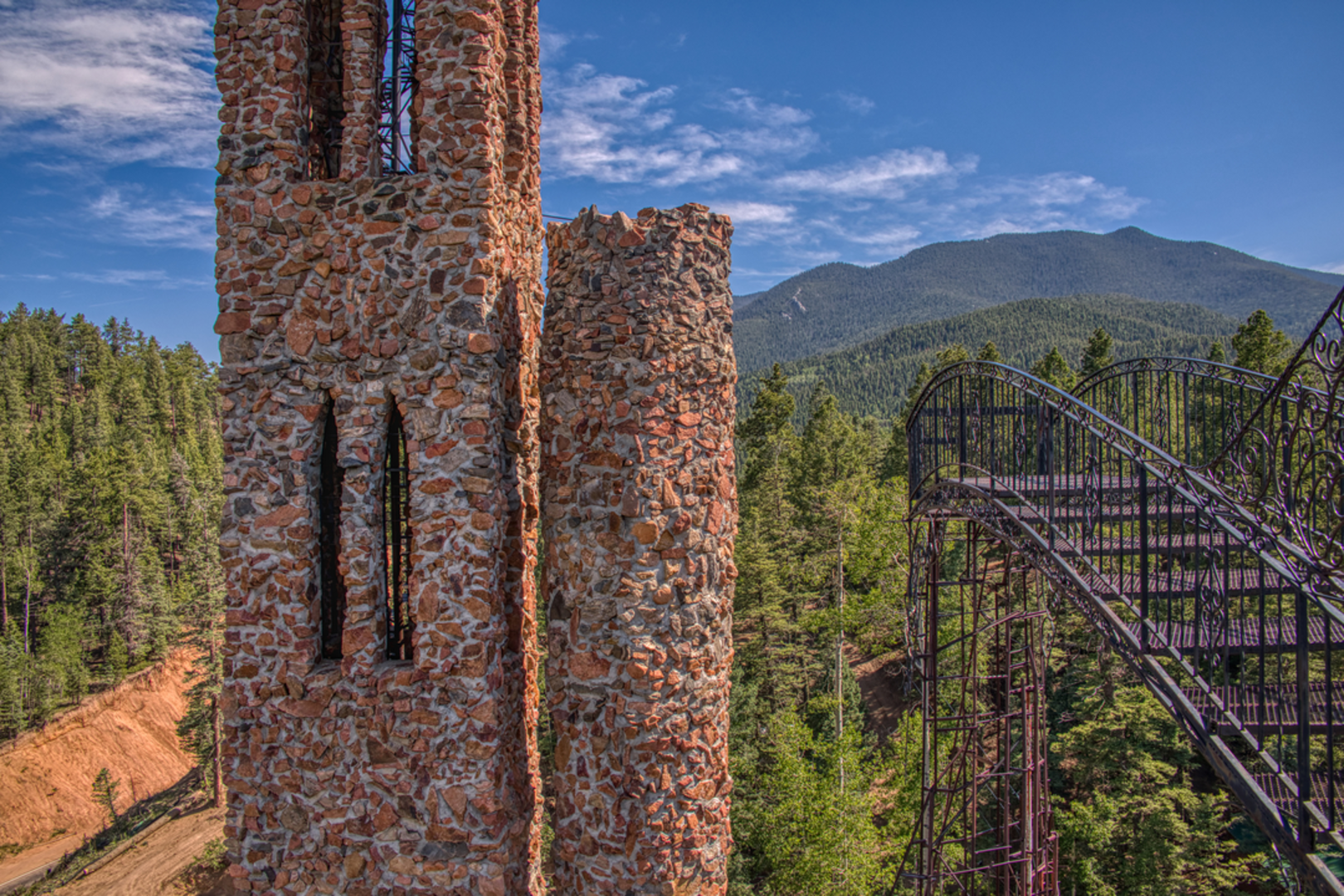 An image depicting the trail Second Mace Trail and its surrounding area.