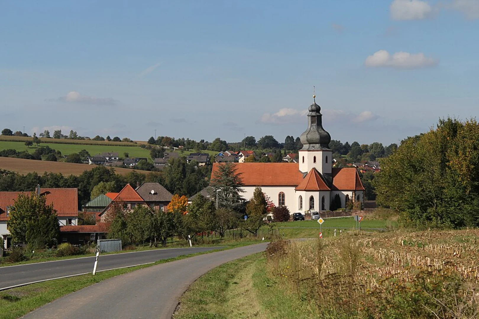 An image depicting the trail Schöllkrippen and Langenborn Loop via Kalmus and its surrounding area.