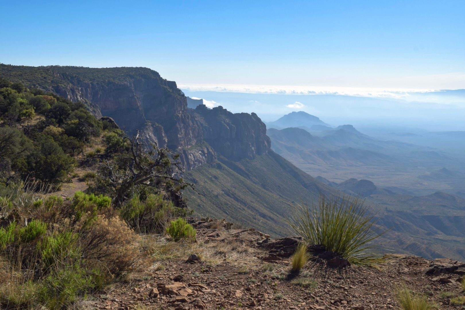 An image depicting the trail Juniper Canyon Trail and its surrounding area.