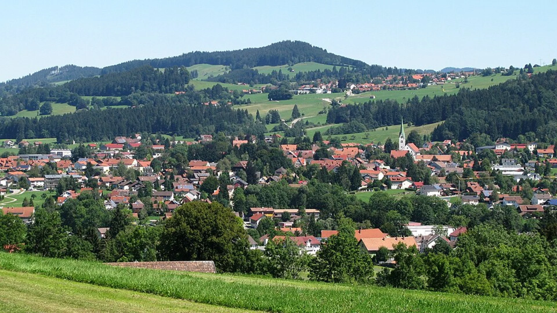 An image depicting the trail Weiler im Allgäu to Hasenried Loop via Hausbachklamm and its surrounding area.