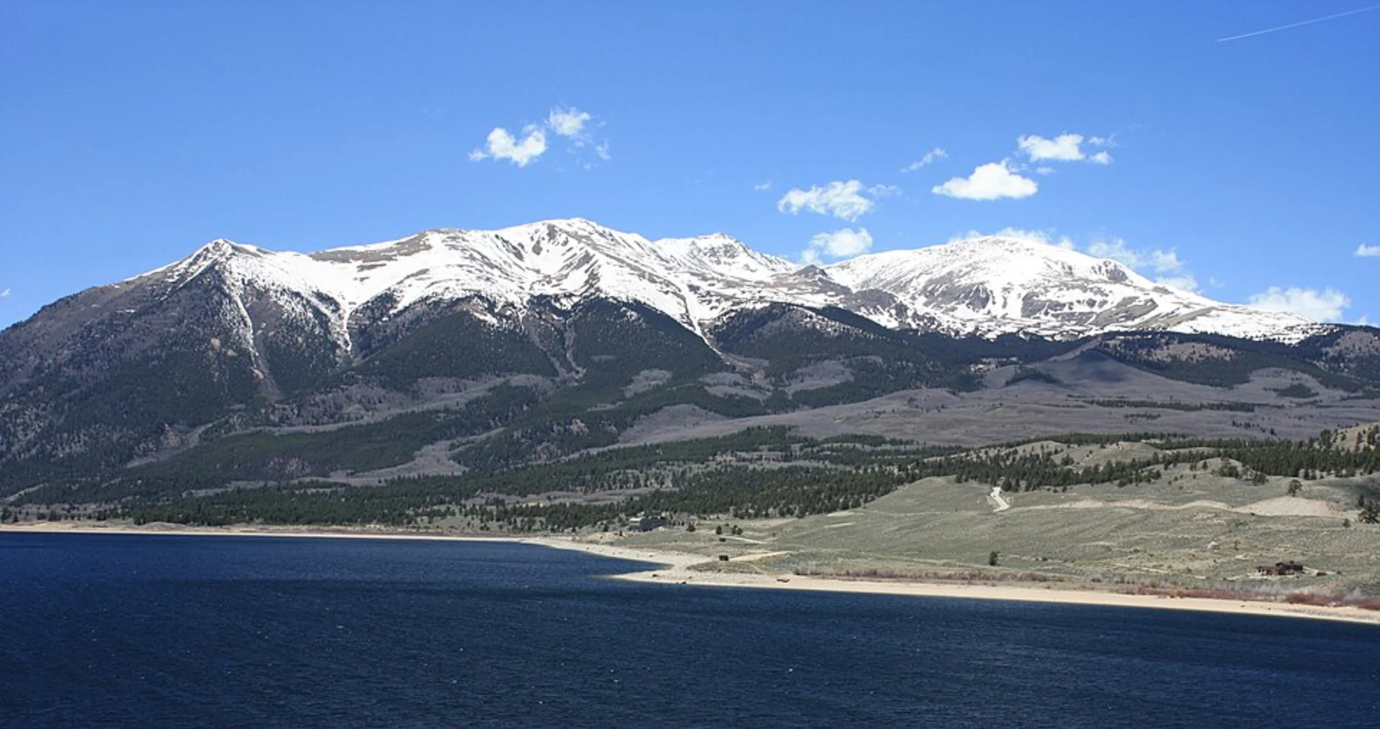 An image depicting the trail Mt Elbert Black Cloud Trail and its surrounding area.