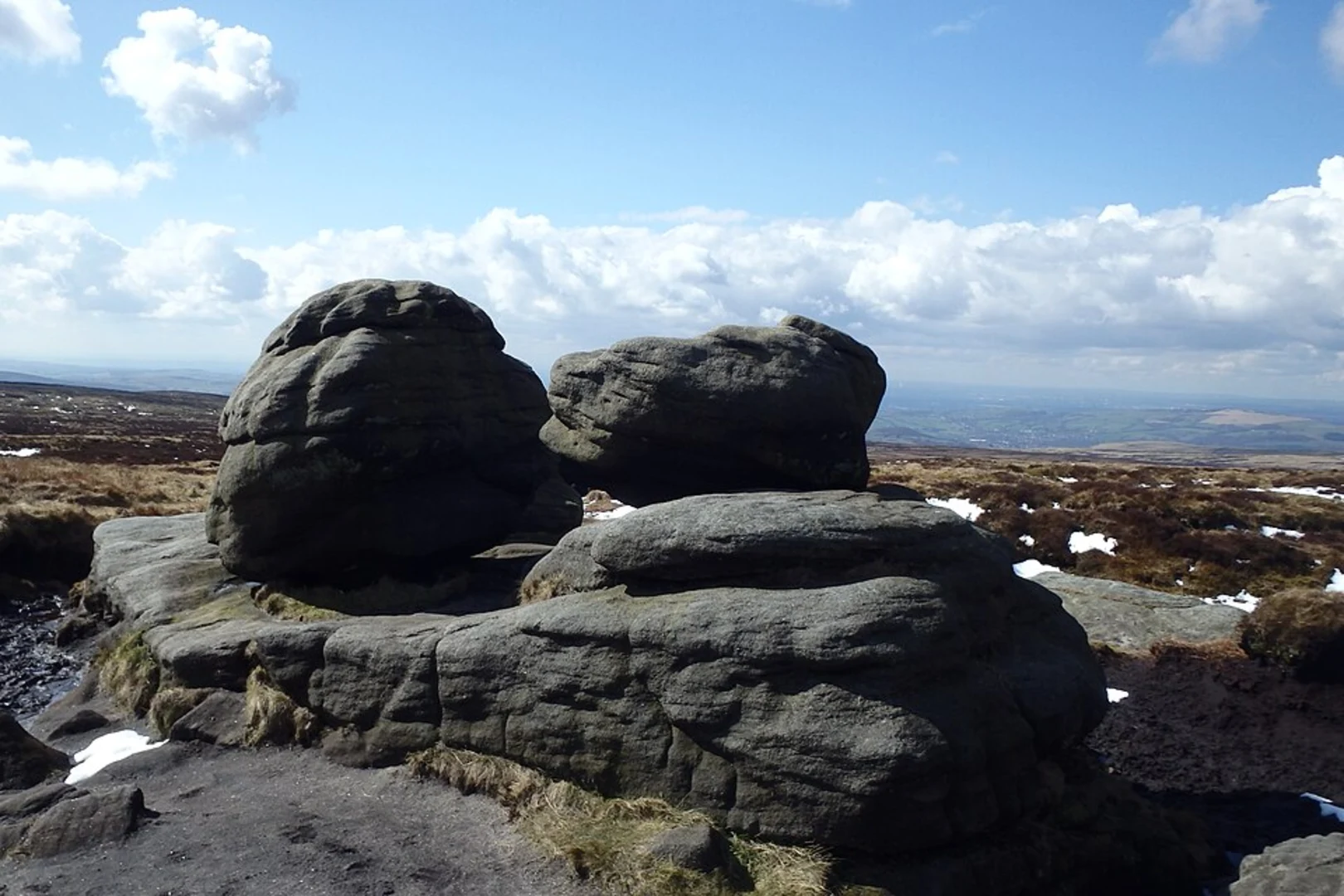 An image depicting the trail Combs Loop and its surrounding area.