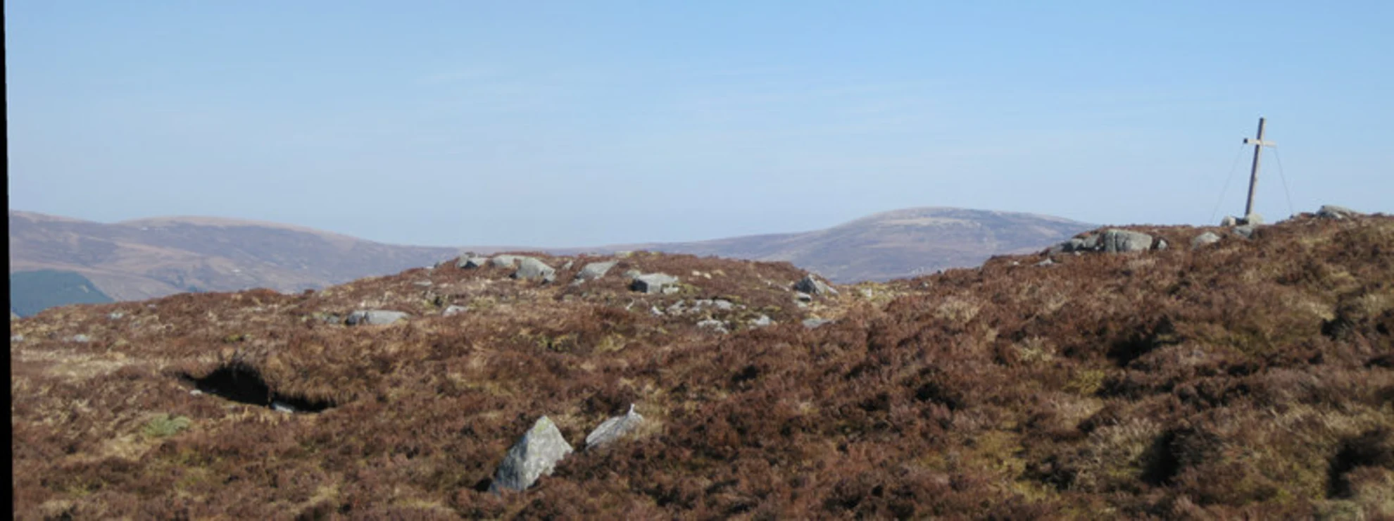 An image depicting the trail Arts Cross from Ballinagee - Oakwood and its surrounding area.