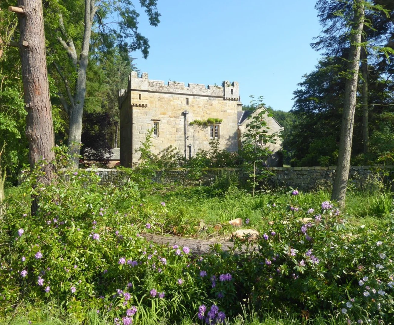 An image depicting the trail The Shepherds Cairn Walk and its surrounding area.