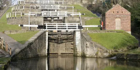 Bingley - Five Rise Locks - Saltaire and Shipley Glen
