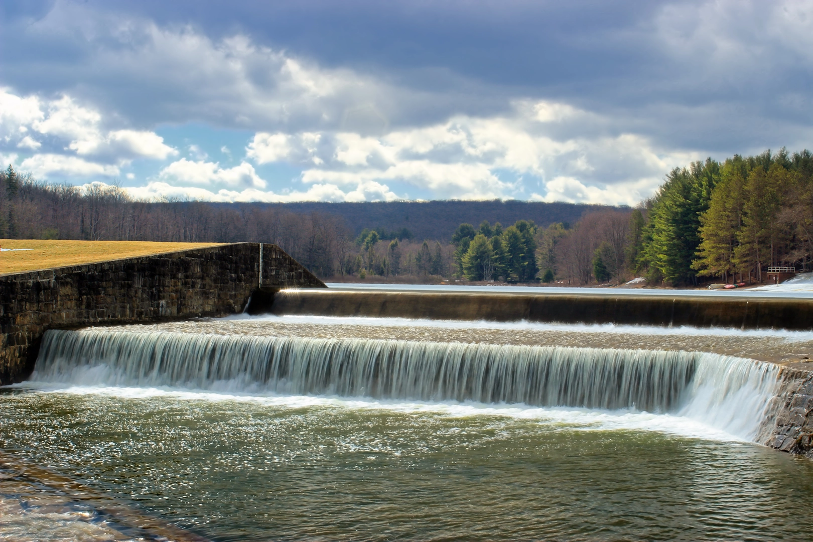 An image depicting the trail Parker Dam State Loop and its surrounding area.