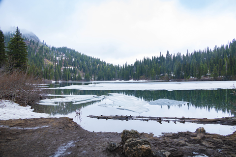 An image depicting the trail Strawberry Lake Trail and its surrounding area.