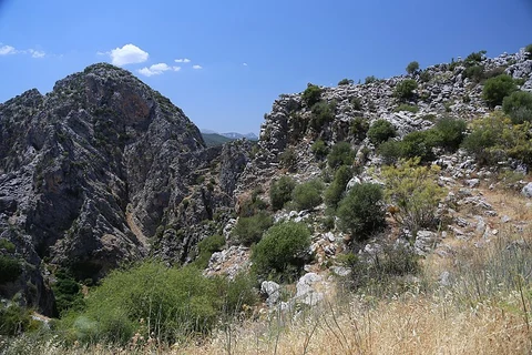 An image depicting the trail From Ronda to Montejaque - Guadiaro PR A 251 and its surrounding area.