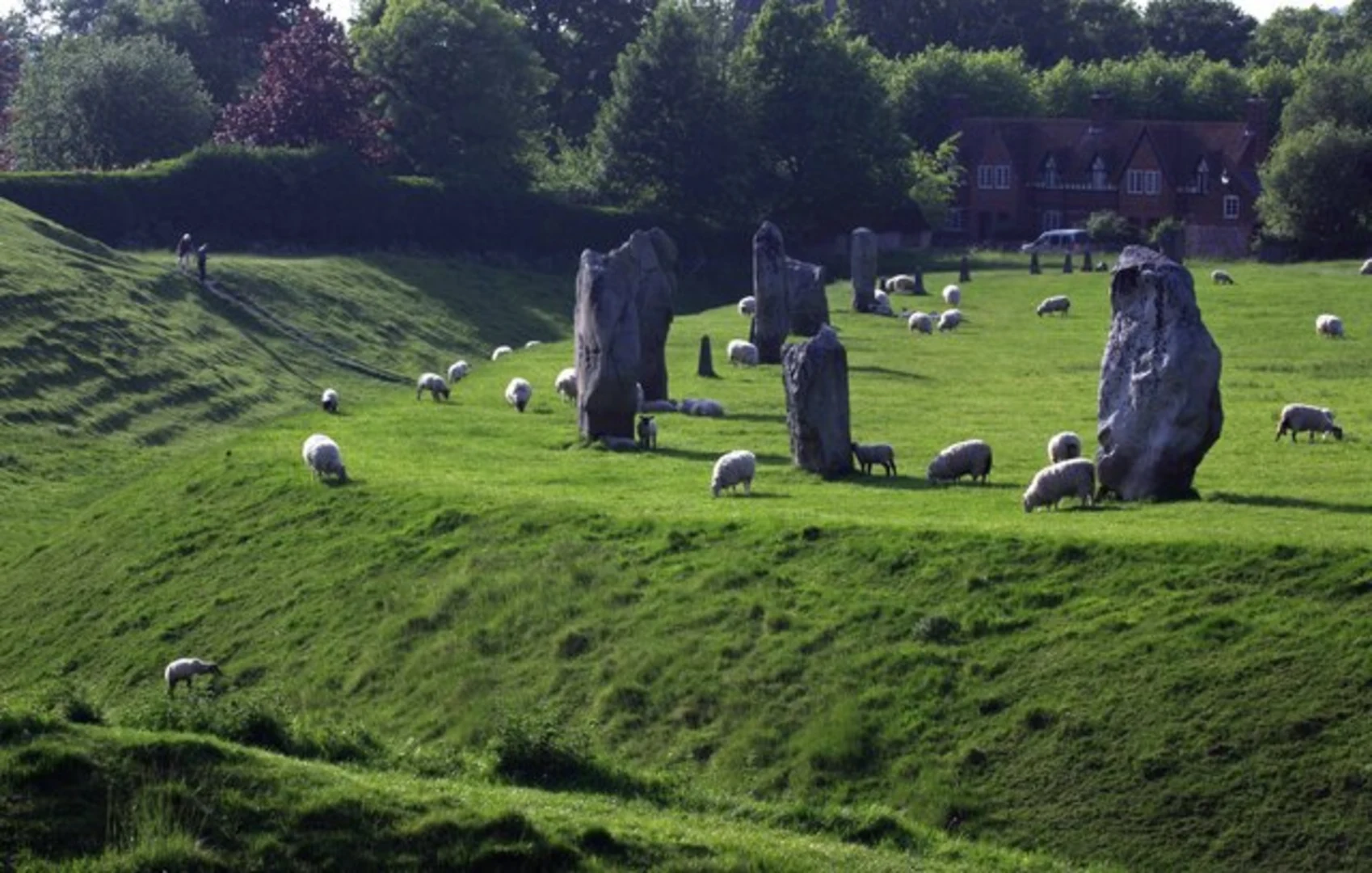 An image depicting the trail Silbury Hill, West Kennet Long Barrow and Six Round Barrows and its surrounding area.