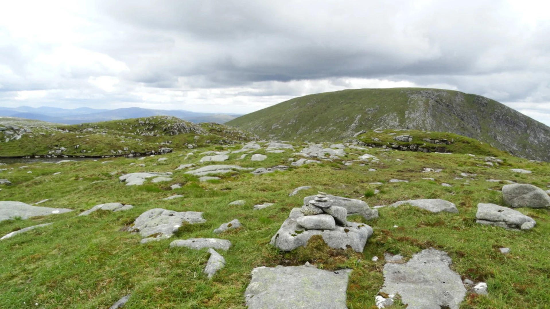 An image depicting the trail Drumnalifferny Mountain Loop Walk and its surrounding area.