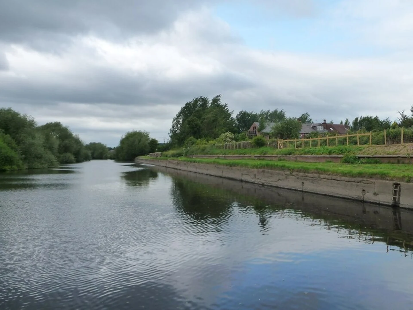 An image depicting the trail Garforth to Castleford Walk and its surrounding area.