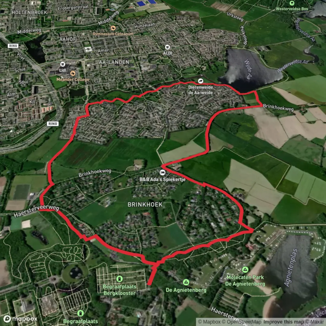 An image depicting the trail Wijde Aa via Toddenbeltpad and Overijssels Havezatenpad and its surrounding area.