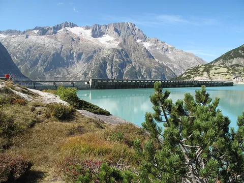 An image depicting the trail Gelmersee Circular Hike and its surrounding area.