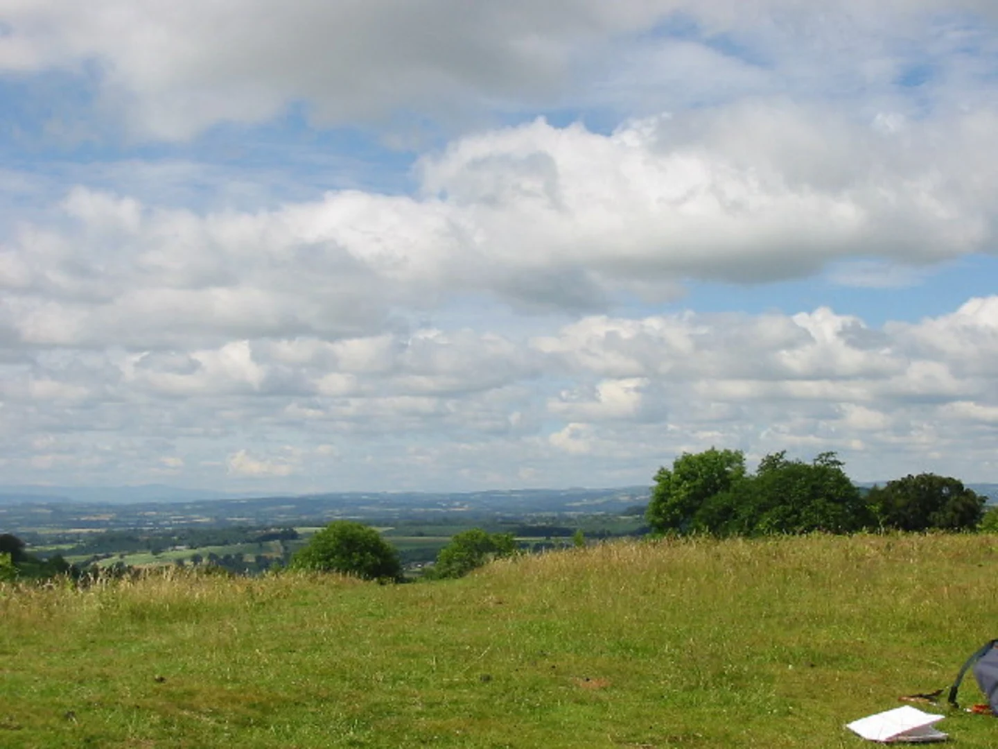 An image depicting the trail Pokeshouse Wood, Yatton Hill and Croft Ambrey Fort Loop and its surrounding area.