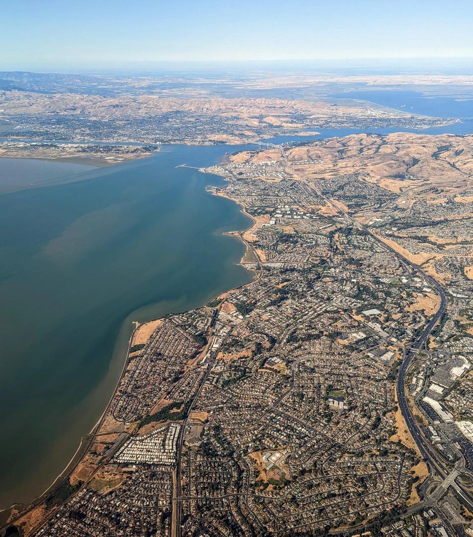 An image depicting the trail Pinole Valley Multi-Use Trail and Morningside Trail and its surrounding area.