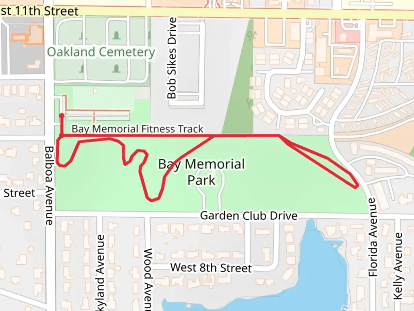 An image depicting the trail Bay Memorial Fitness Track Loop and its surrounding area.