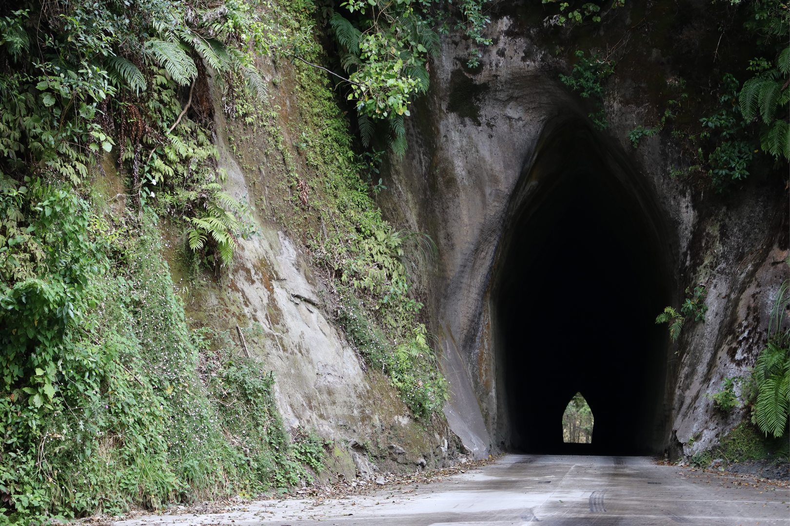 An image depicting the trail Forgotten World Highway and its surrounding area.