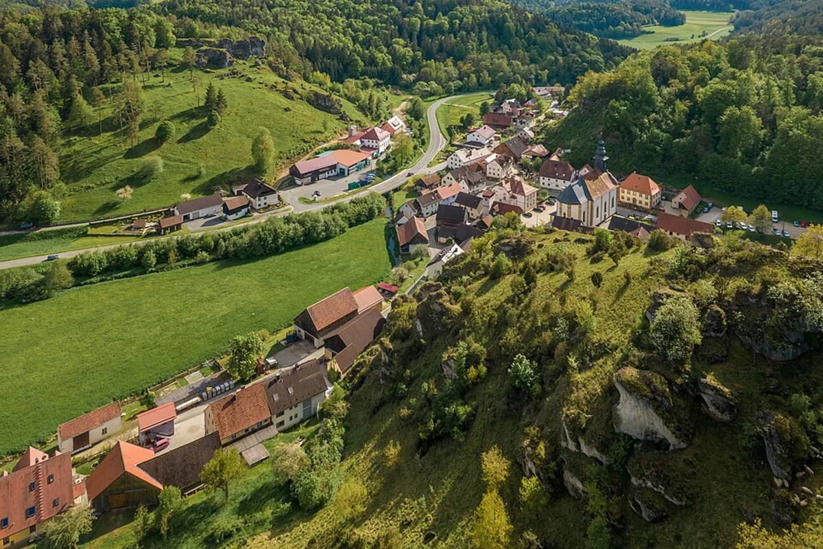 Ludwigshöhle, Burg Rabenstein and Sophienhöhle Loop