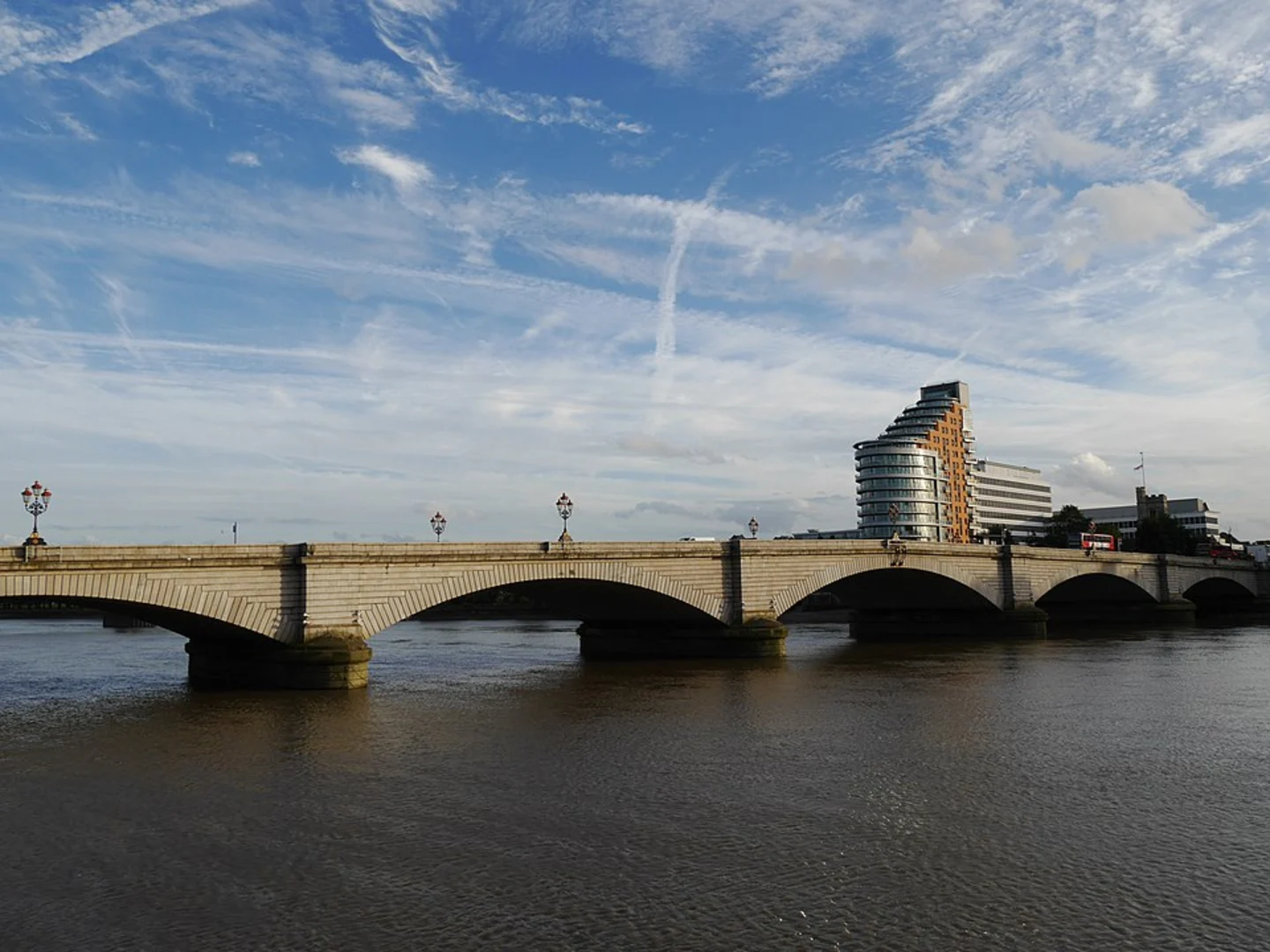 An image depicting the trail Stevenage Park, Putney Lower Common and River Thames and its surrounding area.