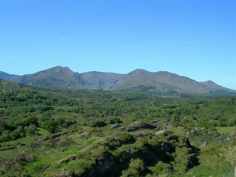 An image depicting the trail Cummeenbaun and Droppa Walk and its surrounding area.