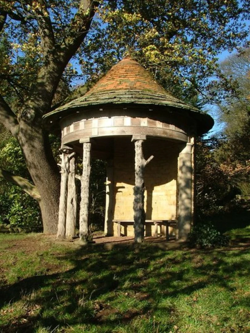 An image depicting the trail Oxley Loop in West Yorkshire and its surrounding area.