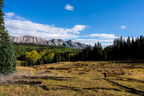An image depicting the trail Sun Park via Rainbow Lake Trail and its surrounding area.