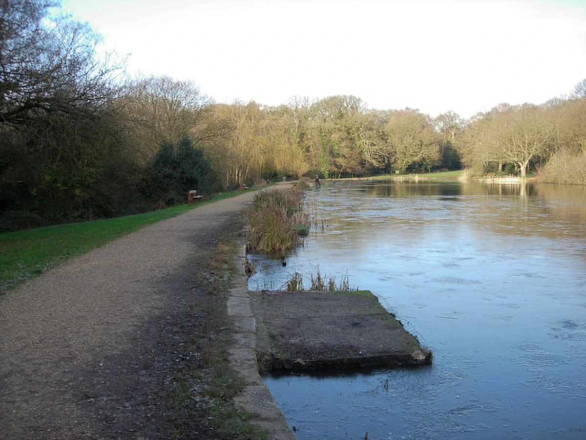 Southampton Common, The Ornamental Lake and Cemetery Lake Loop