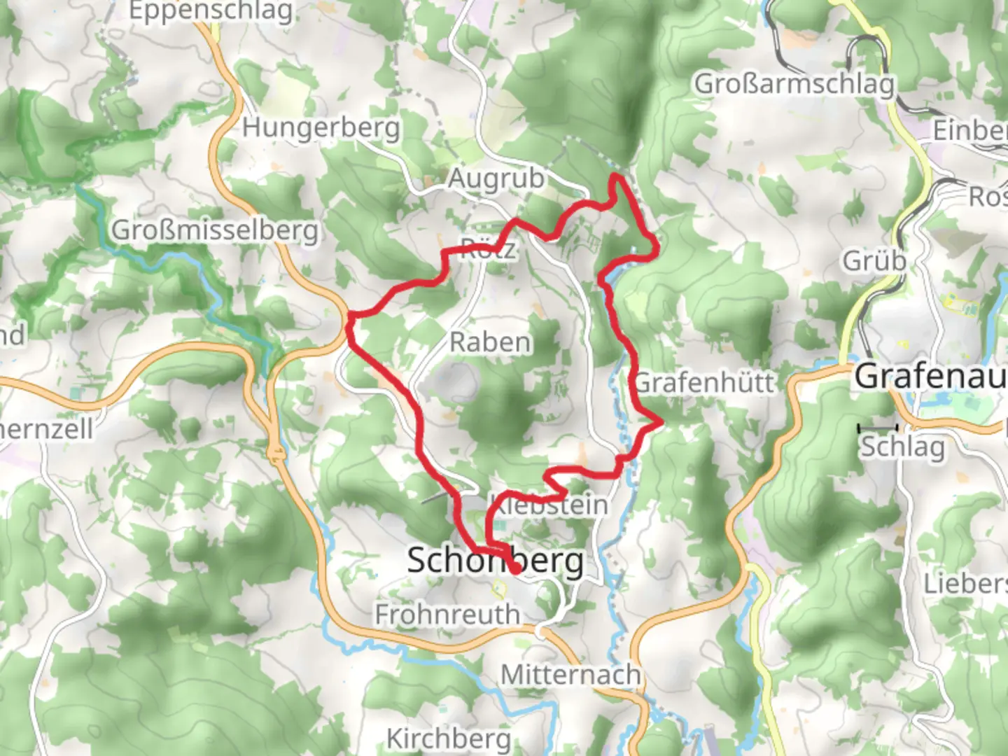 An image depicting the trail Stausee-Hartmannsreit via Ahorn and Rundwanderweg 3 and its surrounding area.