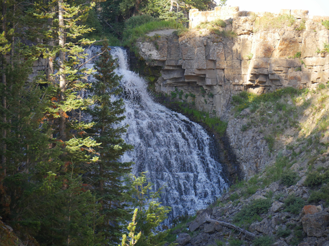 An image depicting the trail Cache Lake via Glen Creek Trail and its surrounding area.