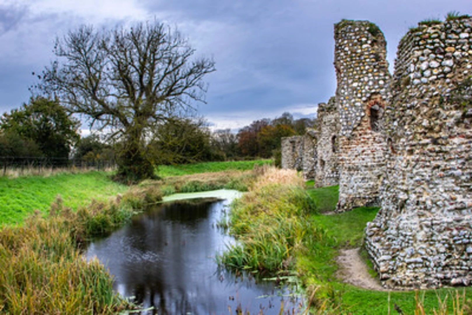 An image depicting the trail Baconsthorpe Castle and Meadows Loop and its surrounding area.