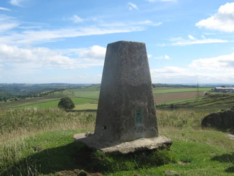 An image depicting the trail Middleton by Wirksworth Loop Walk and its surrounding area.