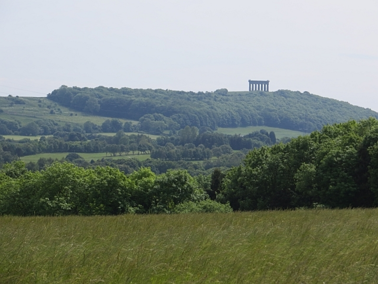 An image depicting the trail Penshaw Monument Walk and its surrounding area.