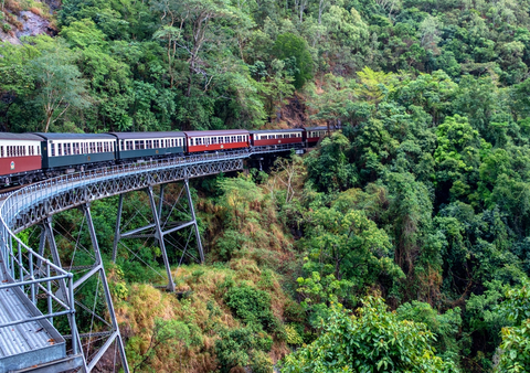 An image depicting the trail Kuranda Village Circuit Walk and its surrounding area.