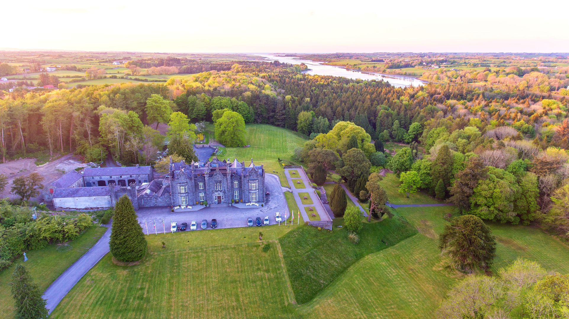 An image depicting the trail Belleek Wood Greenway and its surrounding area.
