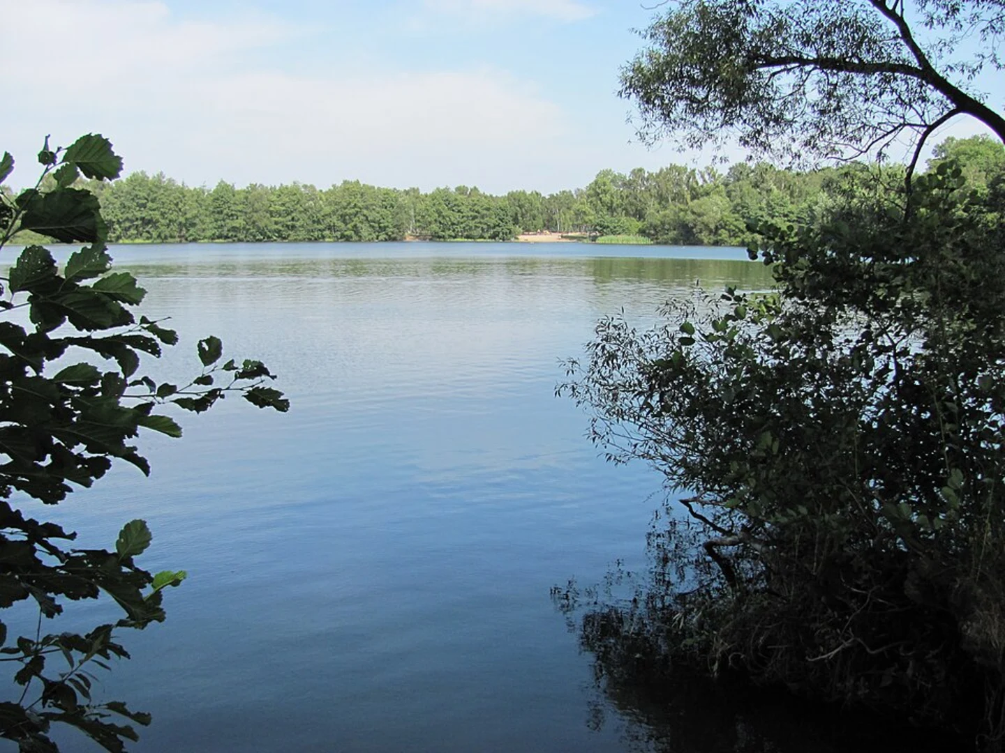 An image depicting the trail Boberger See via Moorweg and Duenenweg and its surrounding area.