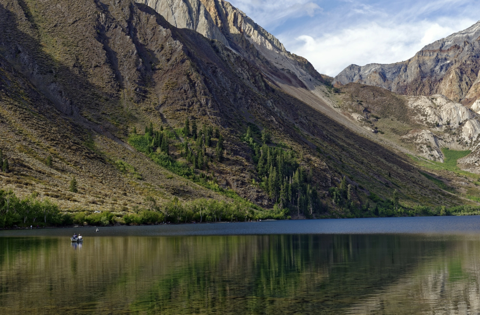 An image depicting the trail Convict Lake Loop Trail and its surrounding area.
