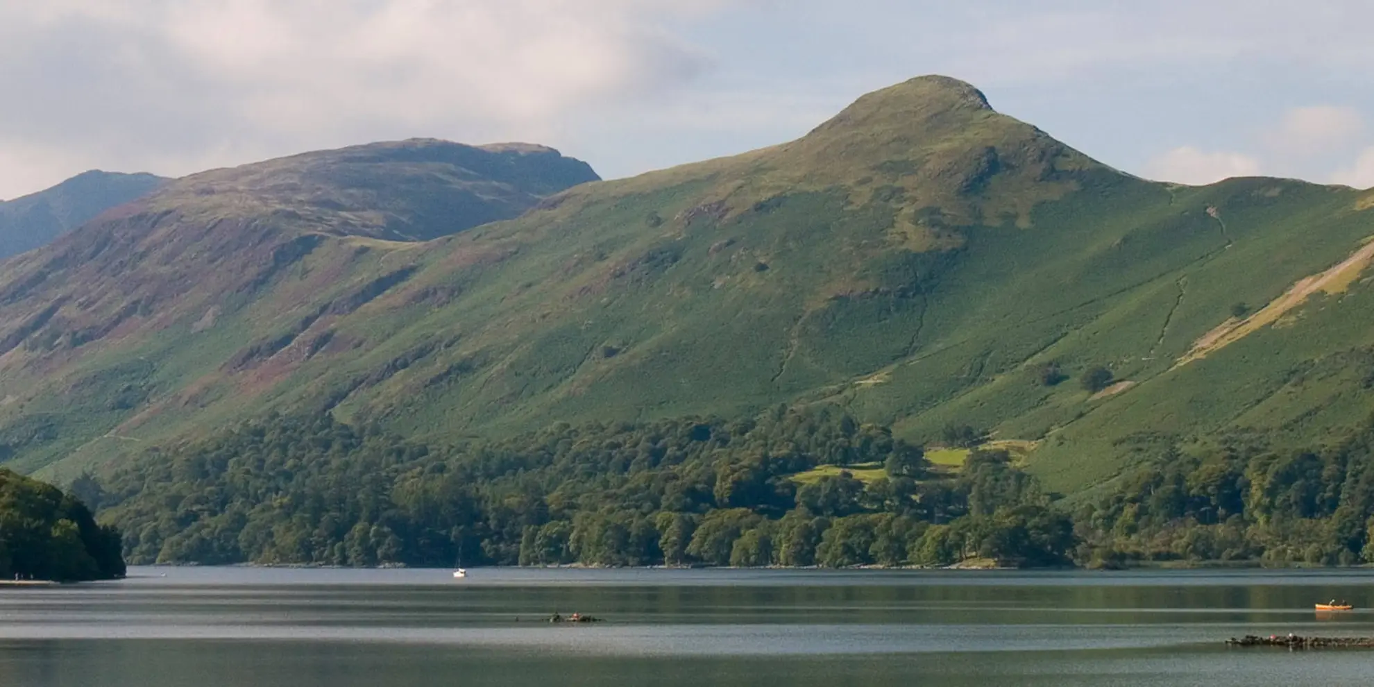 An image depicting the trail Friar's Crag from the Moot Hall - Keswick and its surrounding area.