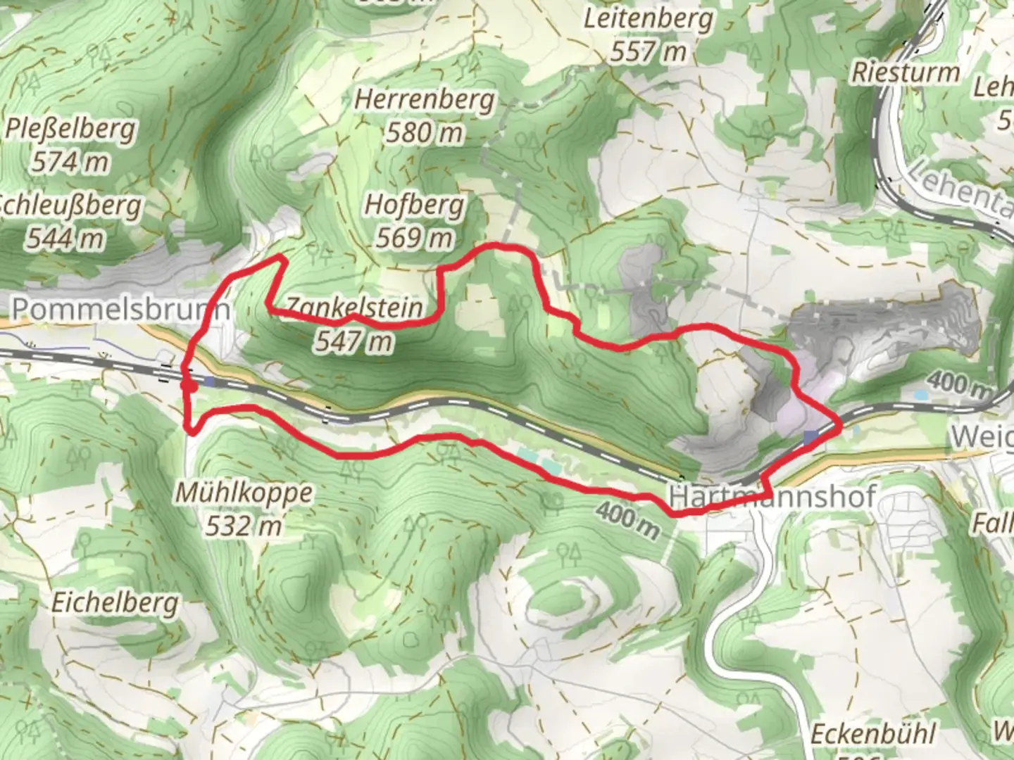 An image depicting the trail Gelbpunkt and Goldene Loop and its surrounding area.