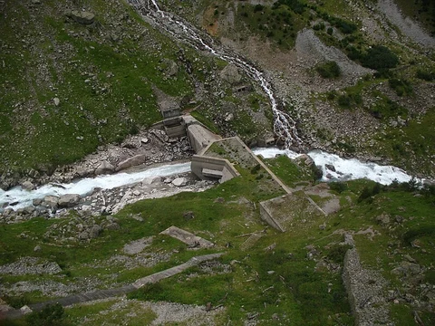 An image depicting the trail Magnificent mountain arena at the Trift and its surrounding area.