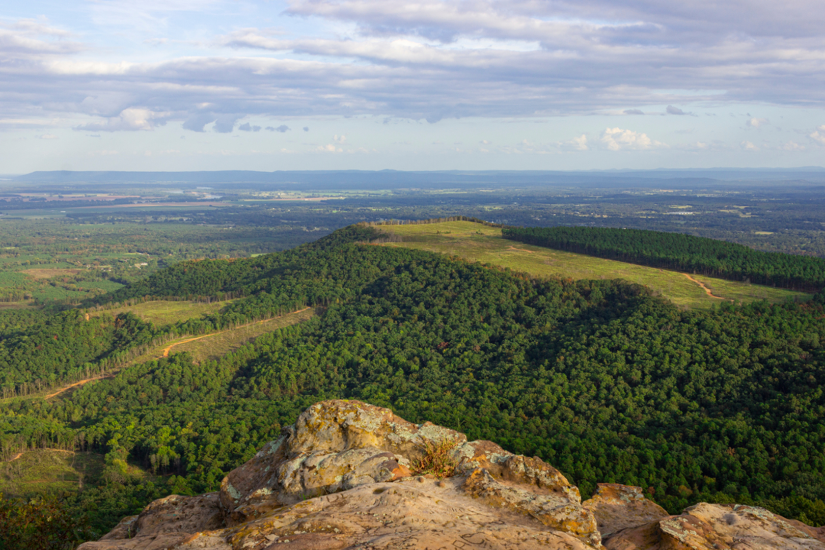 An image depicting the trail Mount Nebo - Bench Trail and its surrounding area.