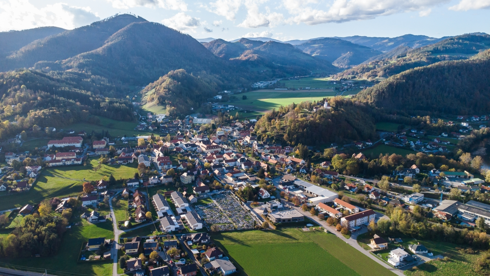 An image depicting the trail Schartnerkogel Loop and its surrounding area.