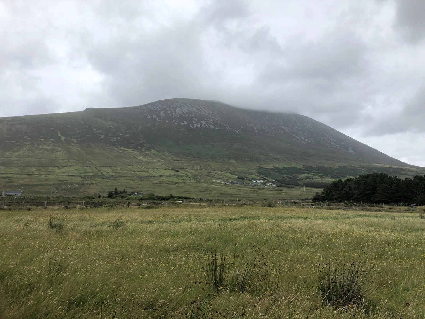 An image depicting the trail Valley Loop Walk Achill Island - Slí Tóin a tSeanbhaile and its surrounding area.