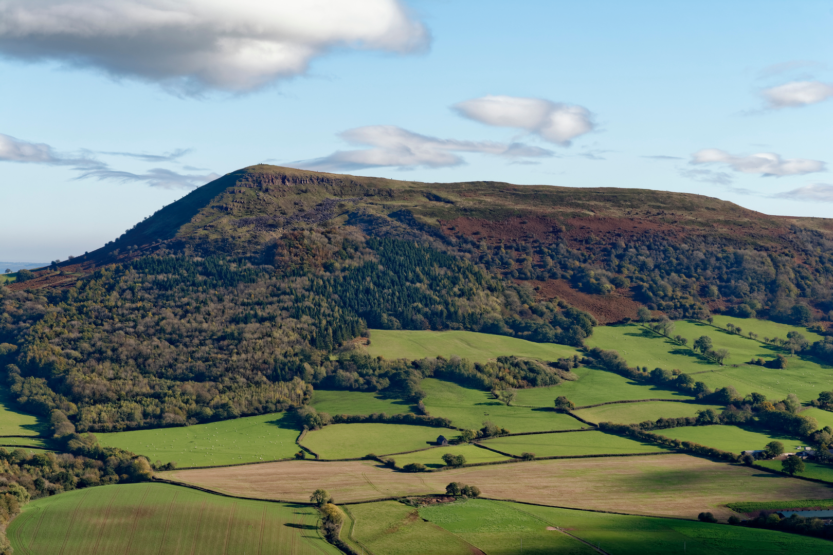 An image depicting the trail Ysgyryd Fawr - The Skirrid near Abergavenny and its surrounding area.