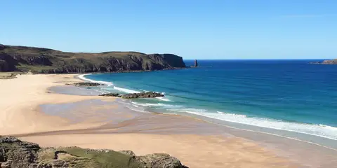 An image depicting the trail Am Buachaille and Sandwood Bay and its surrounding area.